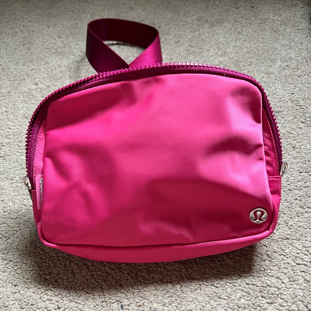 lululemon everywhere belt bag 2l
